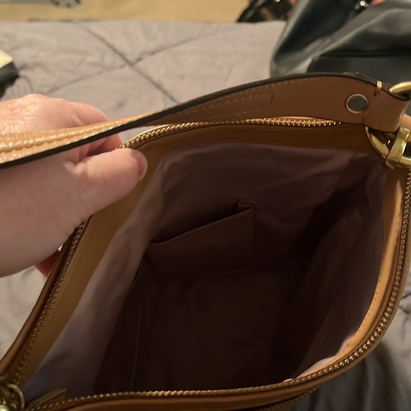 Coach - Picture 4 of 4